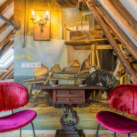 Unieke Bed En Breakfast Met Historisch Verhaal In Ferwert Ferwerd Exterior photo